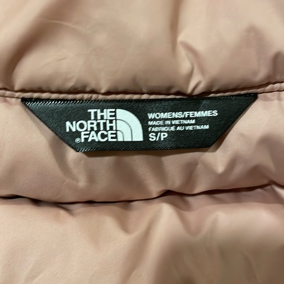 The North Face puffer vest (550) - Picture 7 of 8